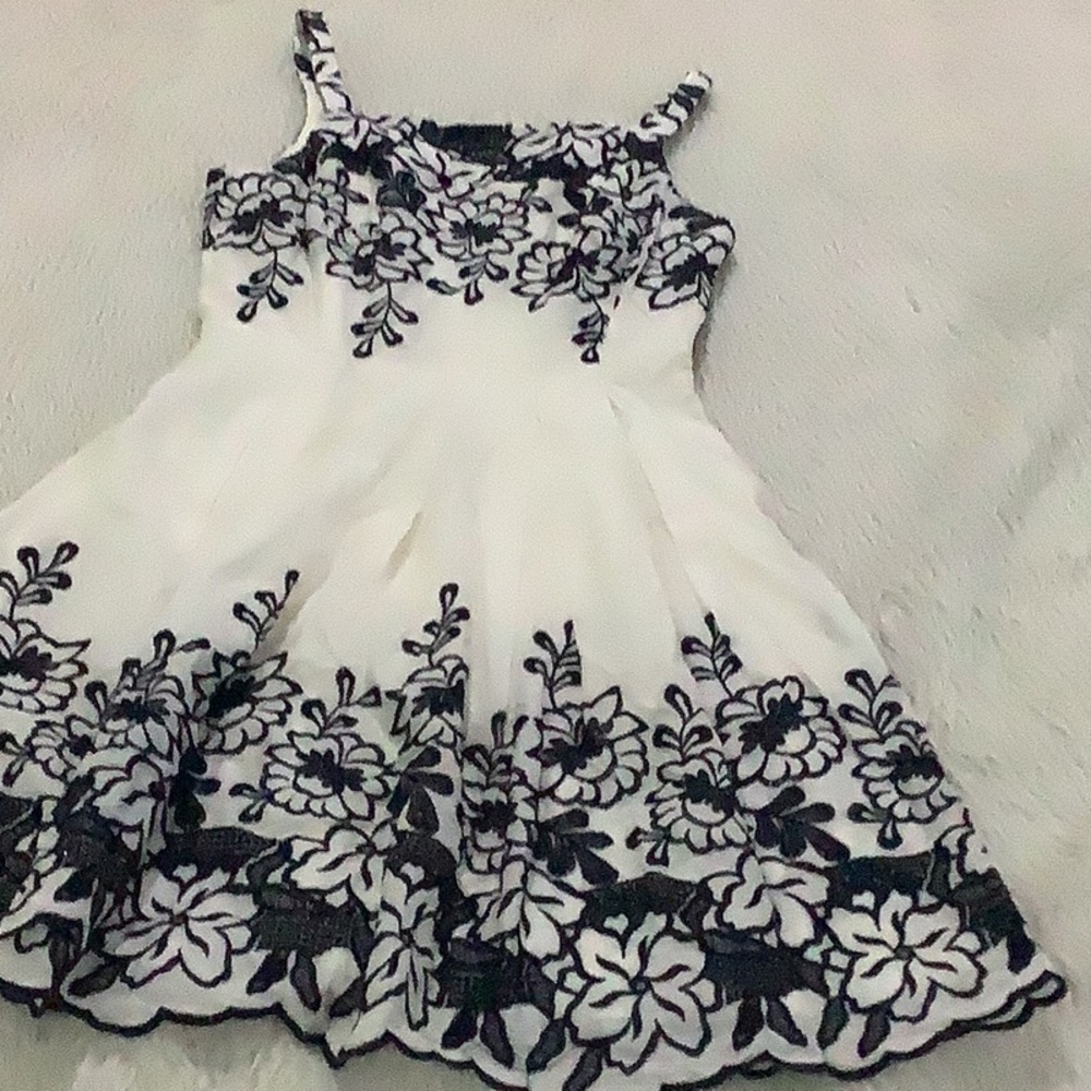 Taylor women’s white blue floral embroidered pleated spaghetti strap dress 2